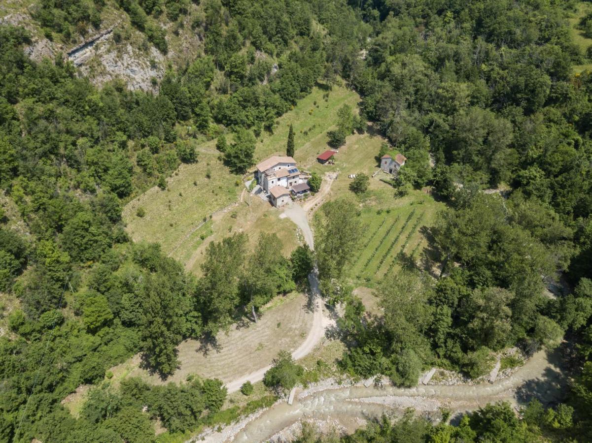 Agriturismo Di La Dall'Acqua Фивиццано Экстерьер фото