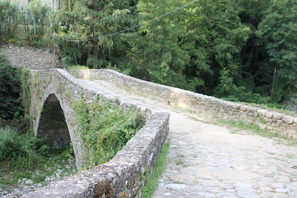 Agriturismo Di La Dall'Acqua Фивиццано Экстерьер фото