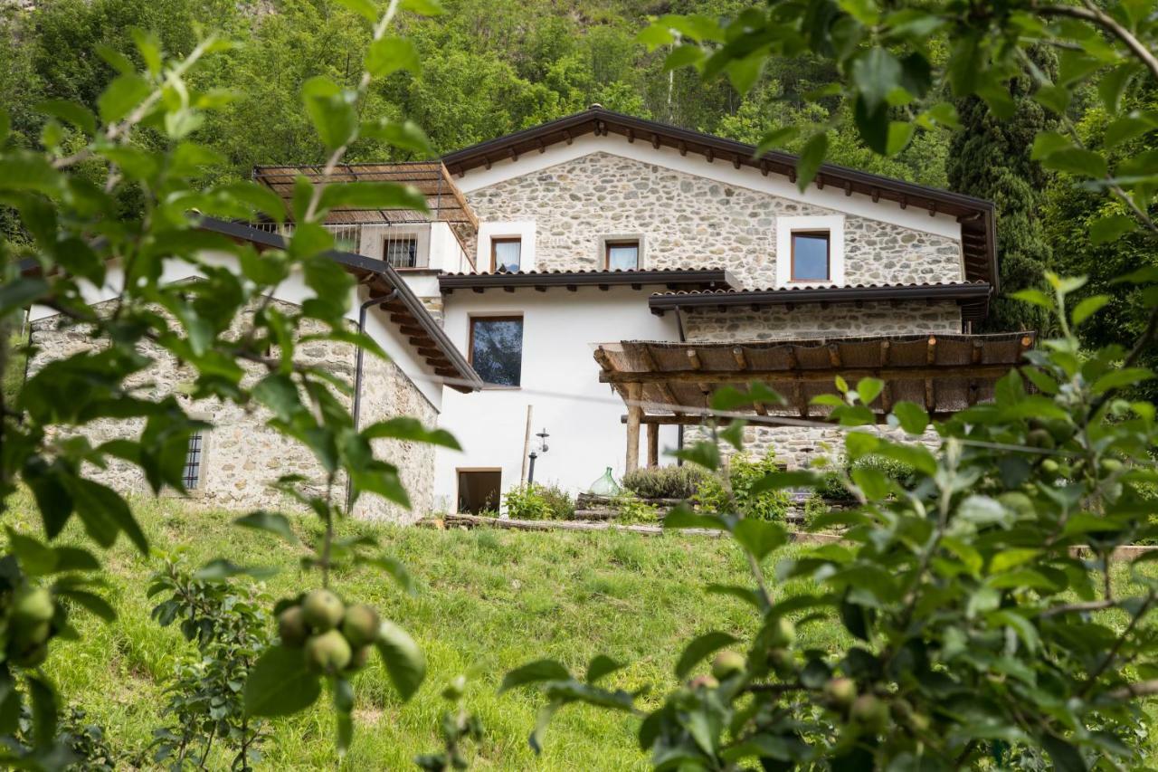Agriturismo Di La Dall'Acqua Фивиццано Экстерьер фото