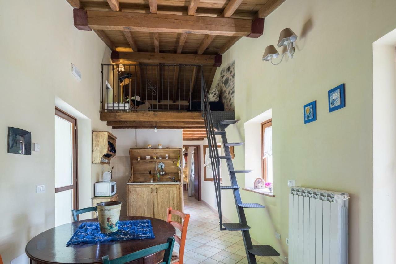 Agriturismo Di La Dall'Acqua Фивиццано Экстерьер фото