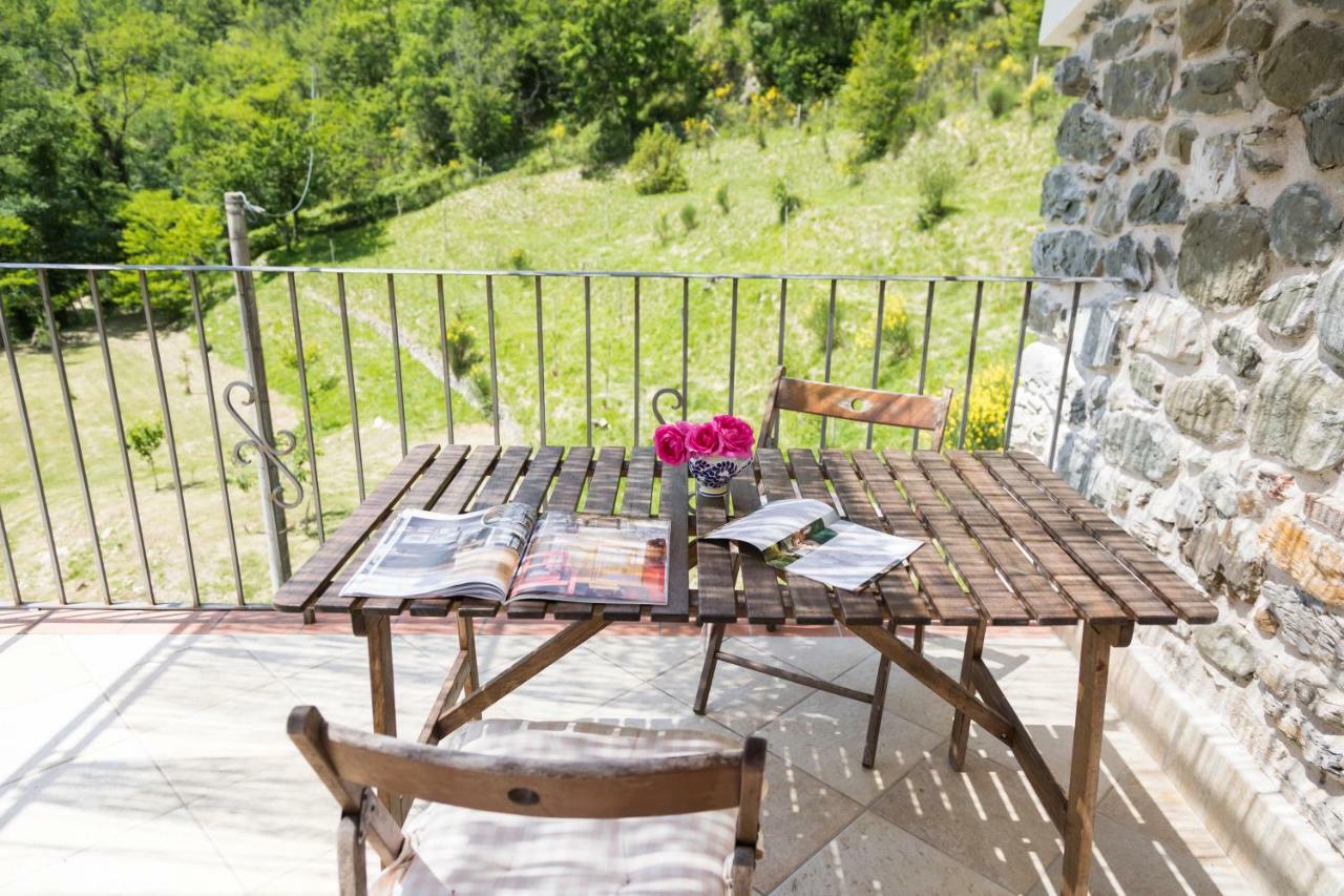Agriturismo Di La Dall'Acqua Фивиццано Экстерьер фото