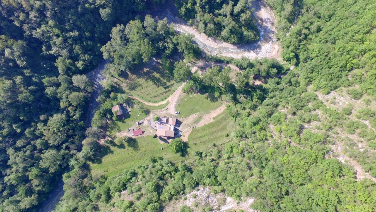 Agriturismo Di La Dall'Acqua Фивиццано Экстерьер фото